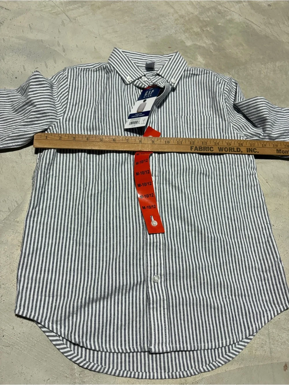 Gap kids NWT Blue and White Striped Button-Down Oxford Shirt medium 10/12